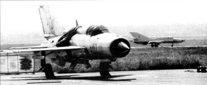 Иллюстрация к книге — МиГ-21 [pic_146.jpg]