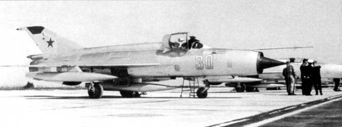 Иллюстрация к книге — МиГ-21 [pic_163.jpg]