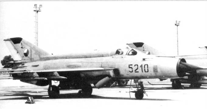 Иллюстрация к книге — МиГ-21 [pic_164.jpg]