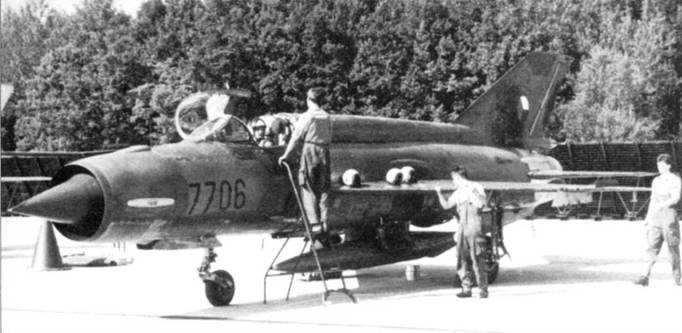 Иллюстрация к книге — МиГ-21 [pic_166.jpg]