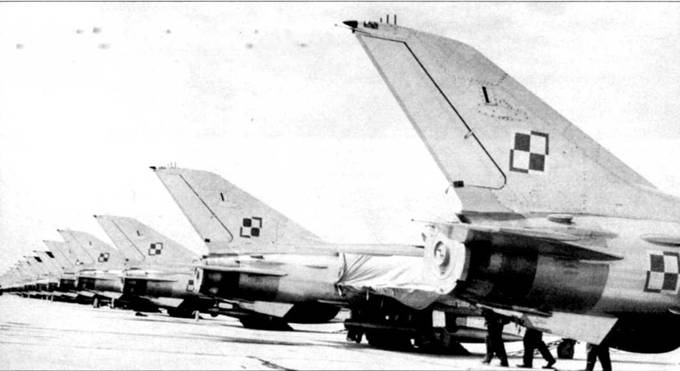 Иллюстрация к книге — МиГ-21 [pic_63.jpg]