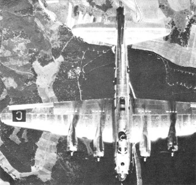 Иллюстрация к книге — B-17 Flying Fortress [pic_226.jpg]