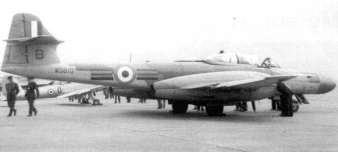 Иллюстрация к книге — Gloster Meteor [pic_166.jpg]