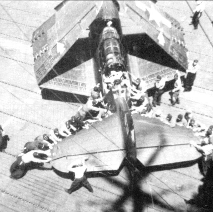 Иллюстрация к книге — SB2C Helldiver [pic_130.jpg]