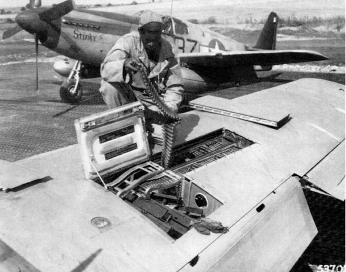 Иллюстрация к книге — Р-51 «Мустанг» [pic_95.jpg]