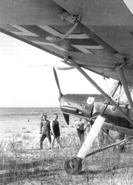 Иллюстрация к книге — Fieseler Storch [pic_51.jpg]