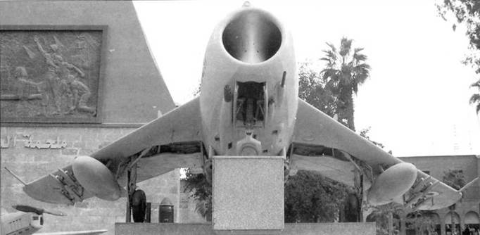 Иллюстрация к книге — МиГ-17 [pic_116.jpg]