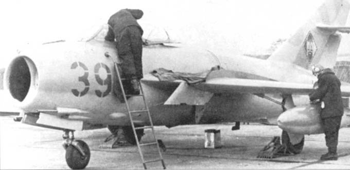 Иллюстрация к книге — МиГ-17 [pic_129.jpg]