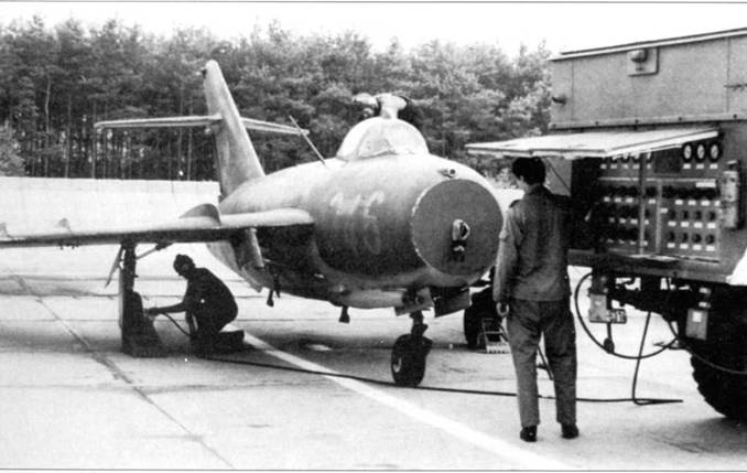 Иллюстрация к книге — МиГ-17 [pic_132.jpg]