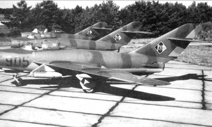 Иллюстрация к книге — МиГ-17 [pic_135.jpg]