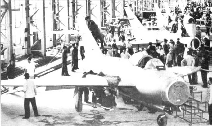 Иллюстрация к книге — МиГ-17 [pic_136.jpg]