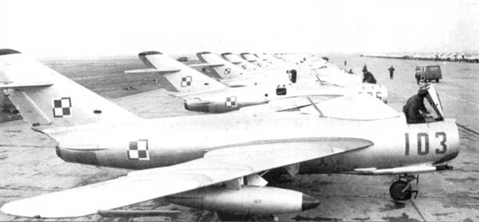 Иллюстрация к книге — МиГ-17 [pic_149.jpg]