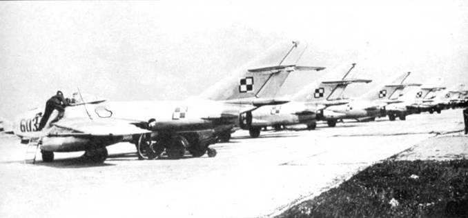 Иллюстрация к книге — МиГ-17 [pic_156.jpg]