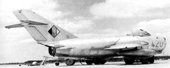 Иллюстрация к книге — МиГ-17 [pic_179.jpg]