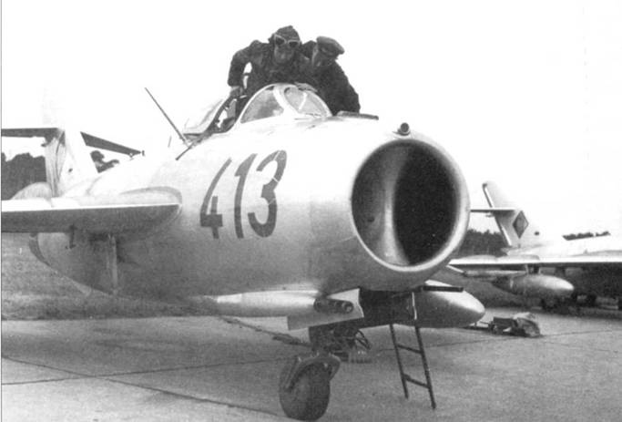 Иллюстрация к книге — МиГ-17 [pic_53.jpg]