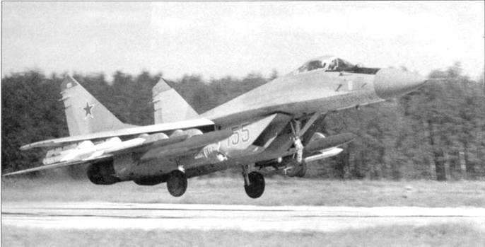 Иллюстрация к книге — МиГ-29 [pic_102.jpg]