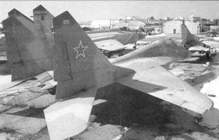 Иллюстрация к книге — МиГ-29 [pic_170.jpg]