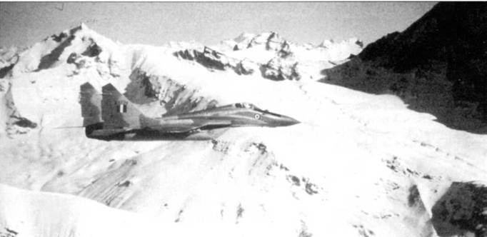 Иллюстрация к книге — МиГ-29 [pic_183.jpg]