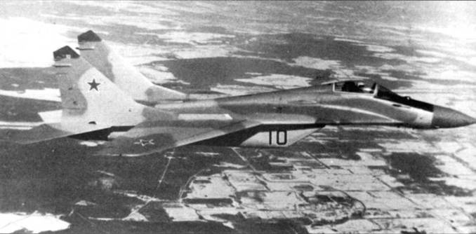 Иллюстрация к книге — МиГ-29 [pic_30.jpg]