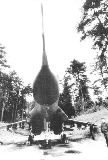 Иллюстрация к книге — МиГ-29 [pic_31.jpg]