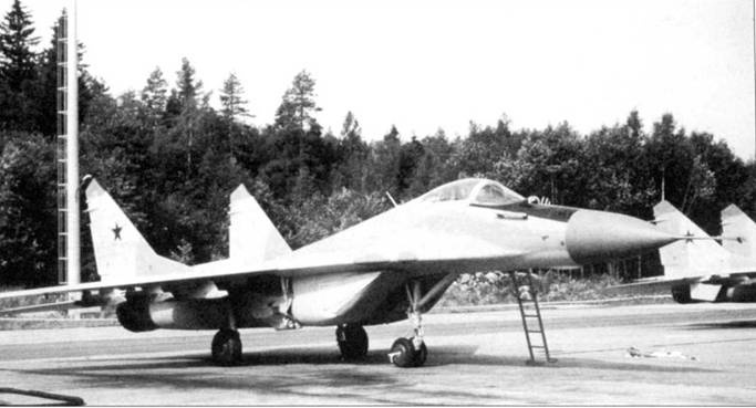 Иллюстрация к книге — МиГ-29 [pic_54.jpg]