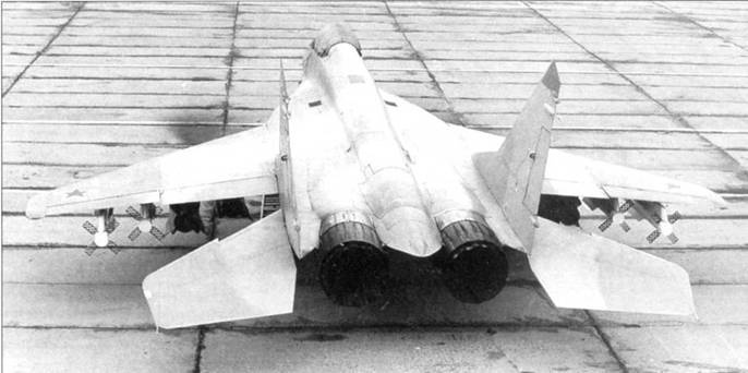 Иллюстрация к книге — МиГ-29 [pic_99.jpg]