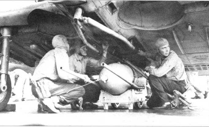 Иллюстрация к книге — SBD «Dauntless» [pic_128.jpg]