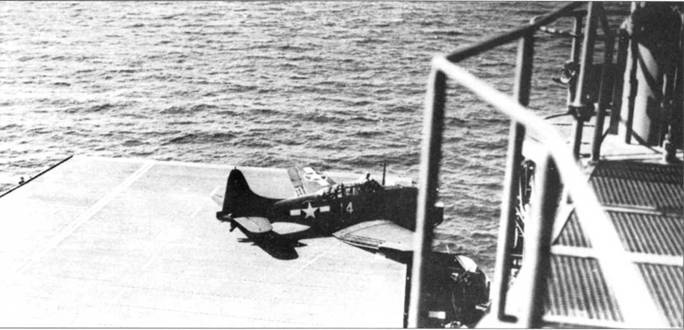 Иллюстрация к книге — SBD «Dauntless» [pic_155.jpg]