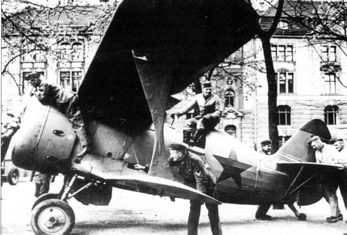 Иллюстрация к книге — Истребители Поликарпова. Часть 1 [pic_131.jpg]