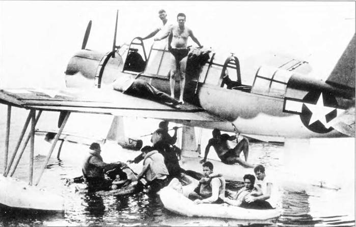 Иллюстрация к книге — Морская авиация США. Камуфляж и обозначения 1938-1945 [pic_111.jpg]