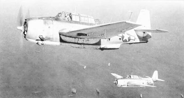 Иллюстрация к книге — Морская авиация США. Камуфляж и обозначения 1938-1945 [pic_129.jpg]