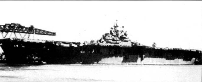 Иллюстрация к книге — Авианосцы США «Essex» [pic_26.jpg]