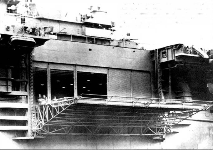 Иллюстрация к книге — Авианосцы США «Essex» [pic_43.jpg]