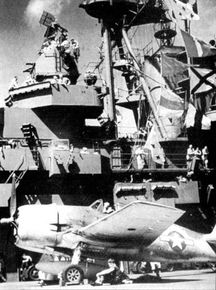 Иллюстрация к книге — Авианосцы США «Essex» [pic_48.jpg]