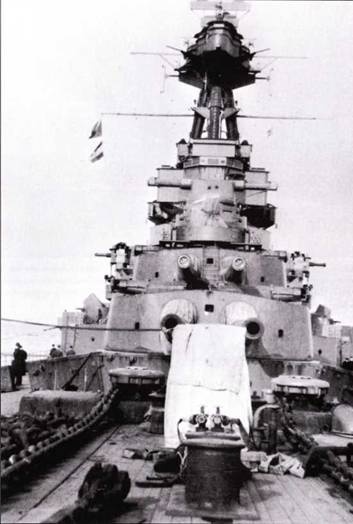 Иллюстрация к книге — Британский линейный крейсер «Hood» Крупным планом [pic_93.jpg]