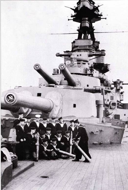 Иллюстрация к книге — Британский линейный крейсер «Hood» Крупным планом [pic_94.jpg]