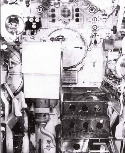 Иллюстрация к книге — Германские субмарины Тип IXC крупным планом [pic_101.jpg]