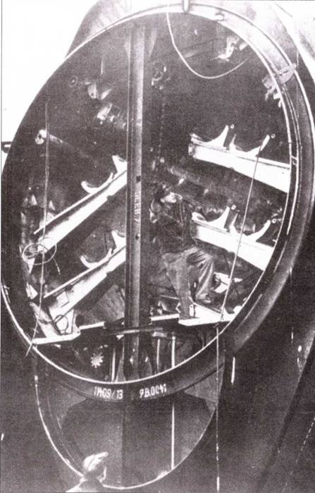 Иллюстрация к книге — Германские субмарины Тип XXI Крупным планом [pic_91.jpg]