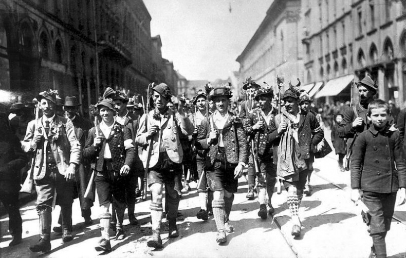 Иллюстрация к книге — Холокост. Новая история [i_006.jpg]