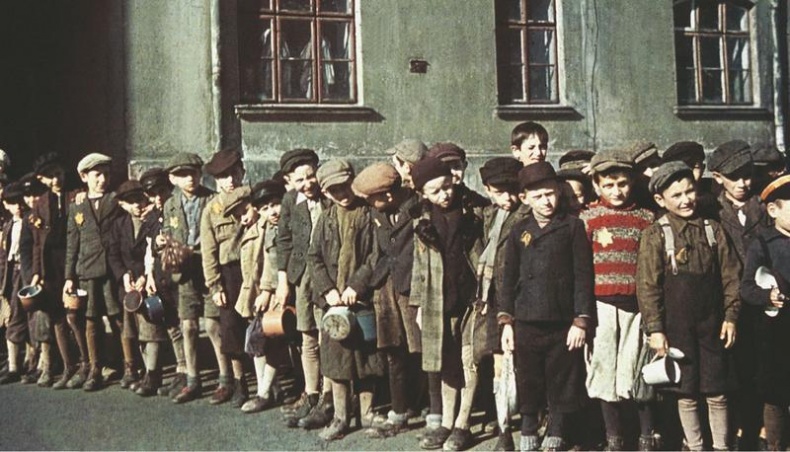 Иллюстрация к книге — Холокост. Новая история [i_026.jpg]