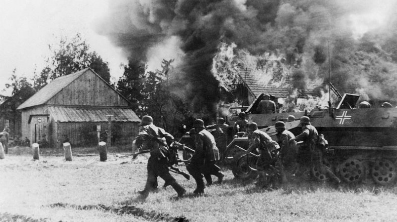 Иллюстрация к книге — Холокост. Новая история [i_038.jpg]