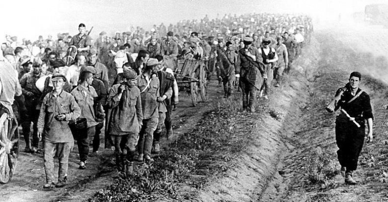 Иллюстрация к книге — Холокост. Новая история [i_041.jpg]