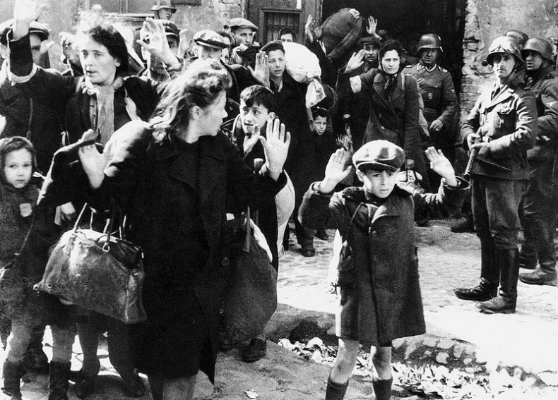 Иллюстрация к книге — Холокост. Новая история [i_042.jpg]