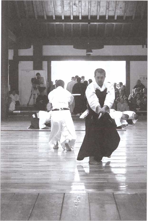 Иллюстрация к книге — "Черный пояс" без грифа секретности [i_024.jpg]