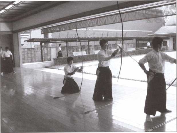 Иллюстрация к книге — "Черный пояс" без грифа секретности [i_028.jpg]