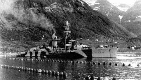 Иллюстрация к книге — Карманные линкоры фюрера. Корсары Третьего рейха [_25.jpg]