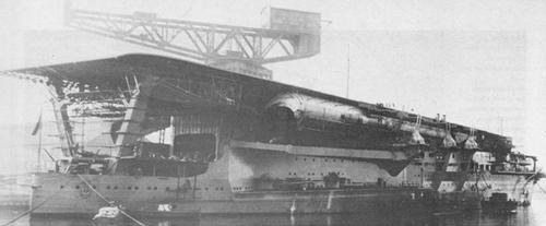 Иллюстрация к книге — Плавучие крепости [w0008_1.jpg]