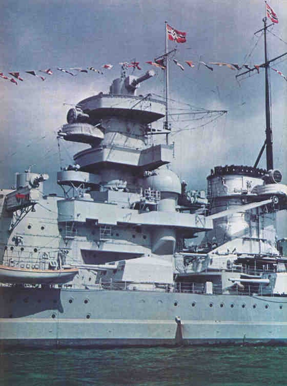 Иллюстрация к книге — Плавучие крепости [w0018_1.jpg]