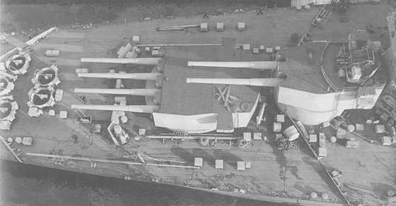 Иллюстрация к книге — Плавучие крепости [w0023_2.jpg]