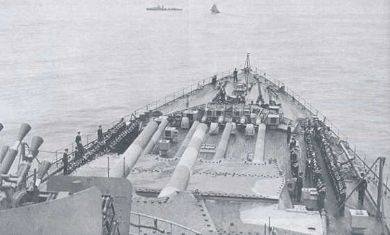 Иллюстрация к книге — Плавучие крепости [w0025_1.jpg]